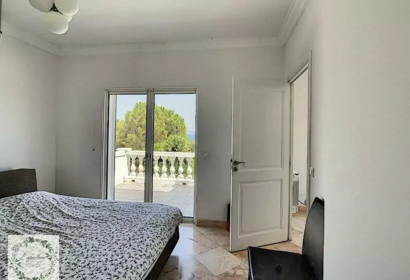 ホテル Seaview Villa Marlau