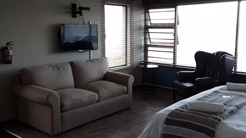 Majatalo 12 On Beach Guest House