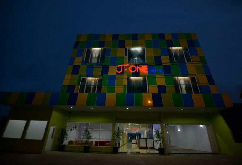 Reddoorz Premium At Hotel T One Jambi