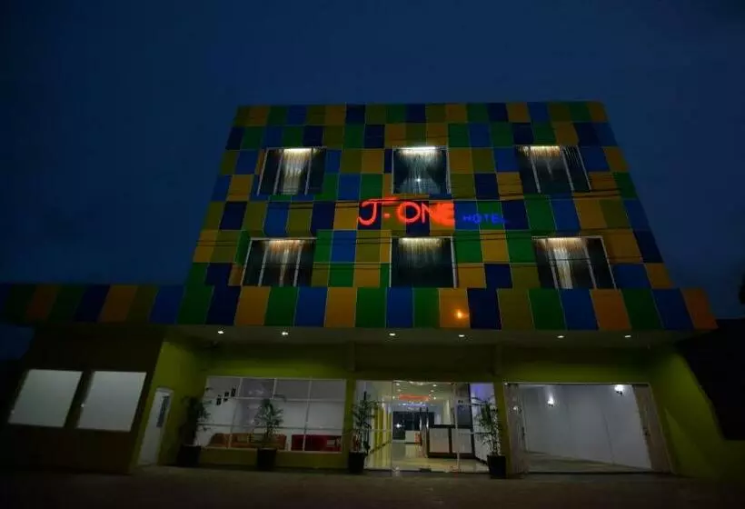 Reddoorz Premium At Hotel T One Jambi