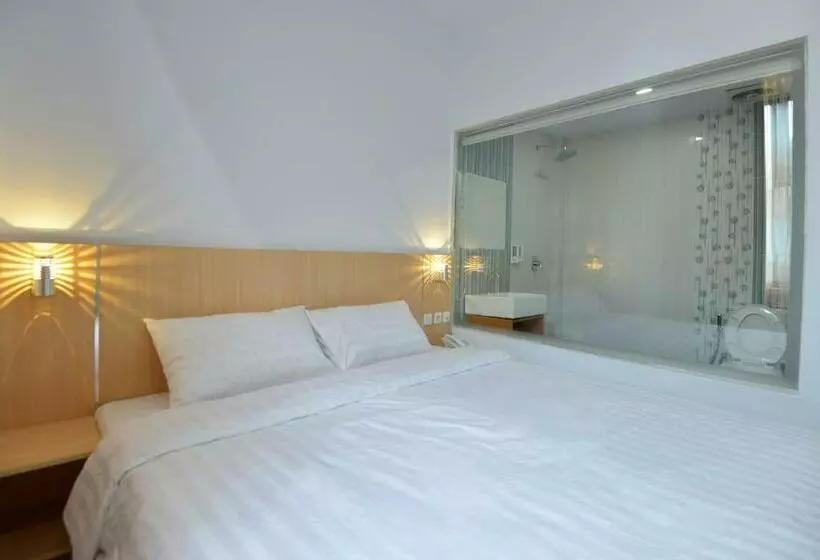 Reddoorz Premium At Hotel T One Jambi