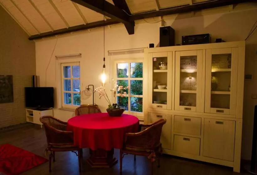 Majatalo Op De Smelen 1   43 M2