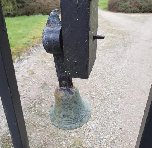 ベッドアンドブレックファースト Au Petit Paradis