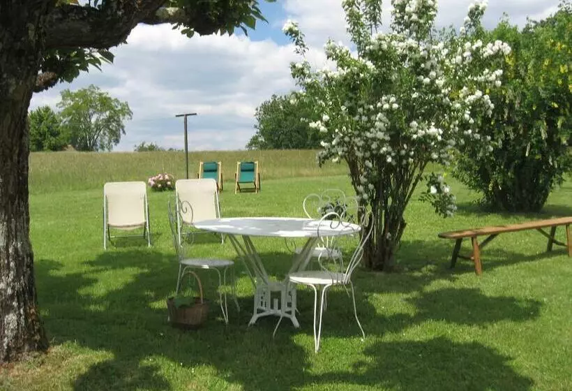 Aamiaismajoitus (B&B) Maison De Famille