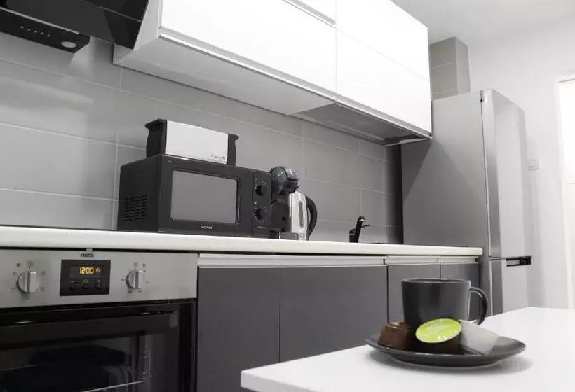 Luxury City Center Apartment – Romana