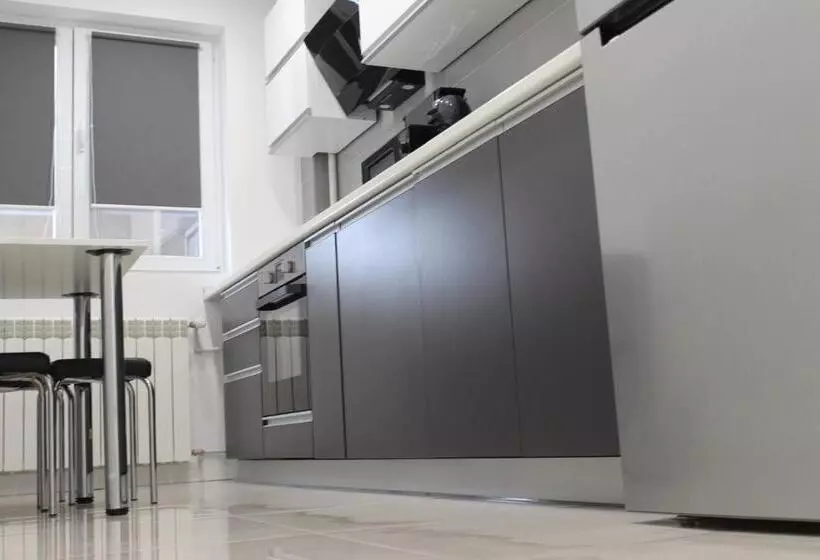 Luxury City Center Apartment – Romana