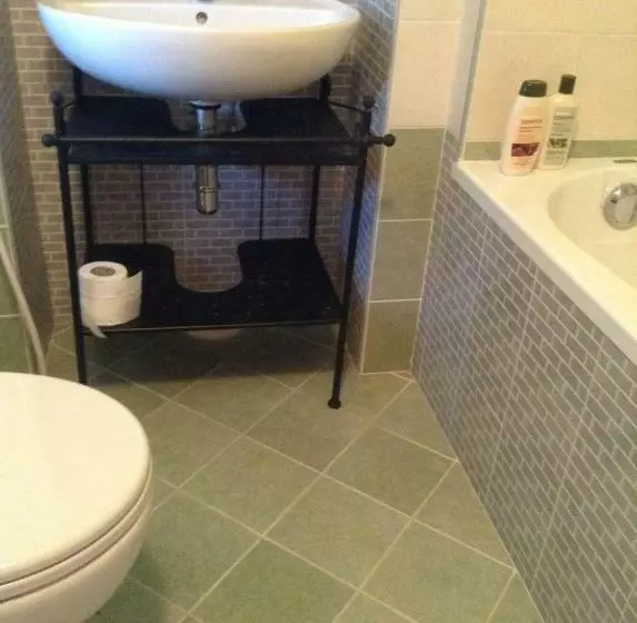 Majatalo Casa Lory Montevitozzo Frazione Sorano Camera Con Bagno Privato, Cucina E Salotto