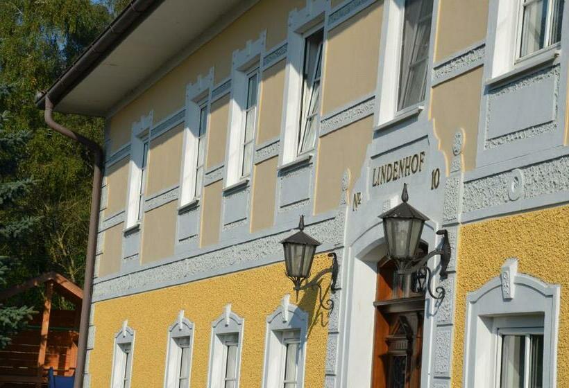 펜션 Lindenhof  Fam. Forstmayr