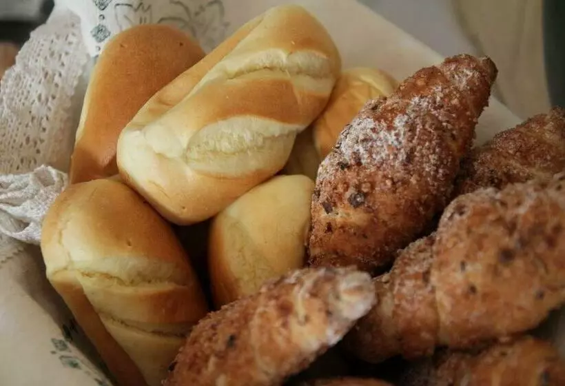 ペンション Lindenhof  Fam. Forstmayr