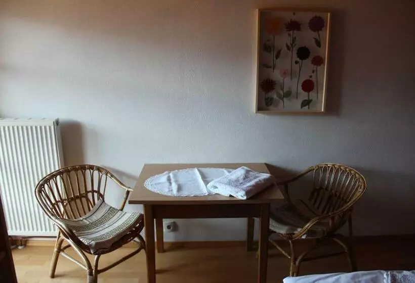 Aamiaismajoitus (B&B) Köstlhof, Familie Hassler