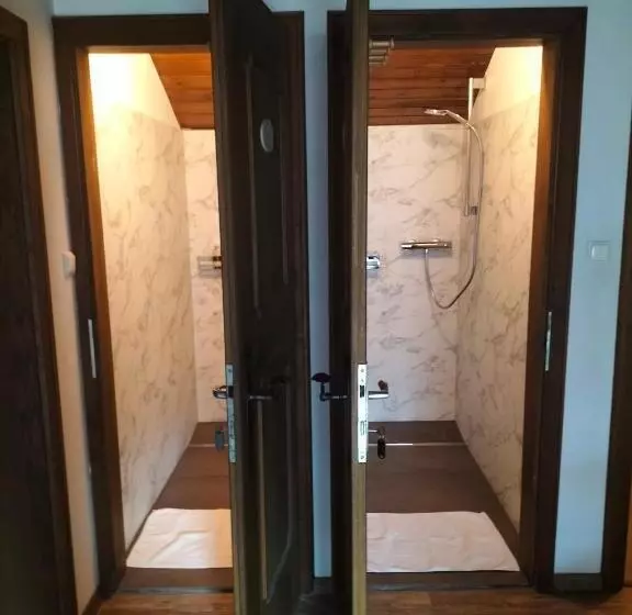 Aamiaismajoitus (B&B) Köstlhof, Familie Hassler