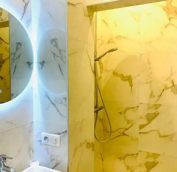 Hotelli Monaco, Chambre Luxe, à 250m Casino