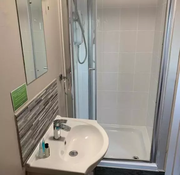 Hotelli The Greenwich Rooms   Burger & Bird Bar & Restaurant