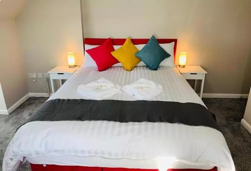 Hotelli The Greenwich Rooms   Burger & Bird Bar & Restaurant