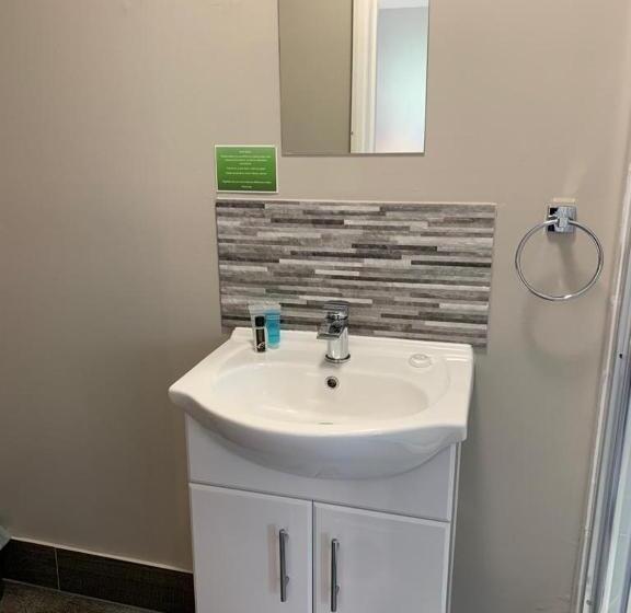 فندق The Greenwich Rooms Burger & Bird Bar & Restaurant