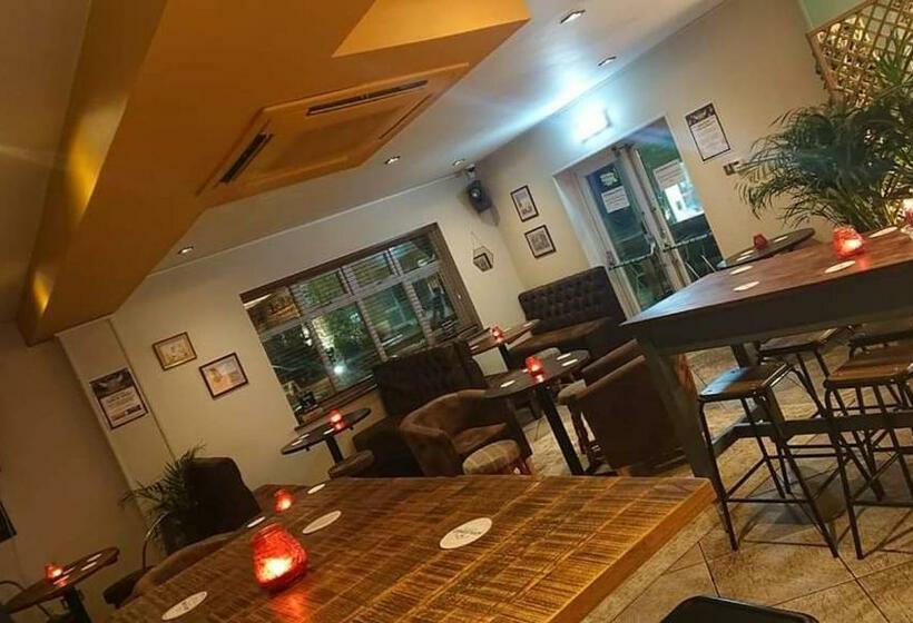 فندق The Greenwich Rooms Burger & Bird Bar & Restaurant