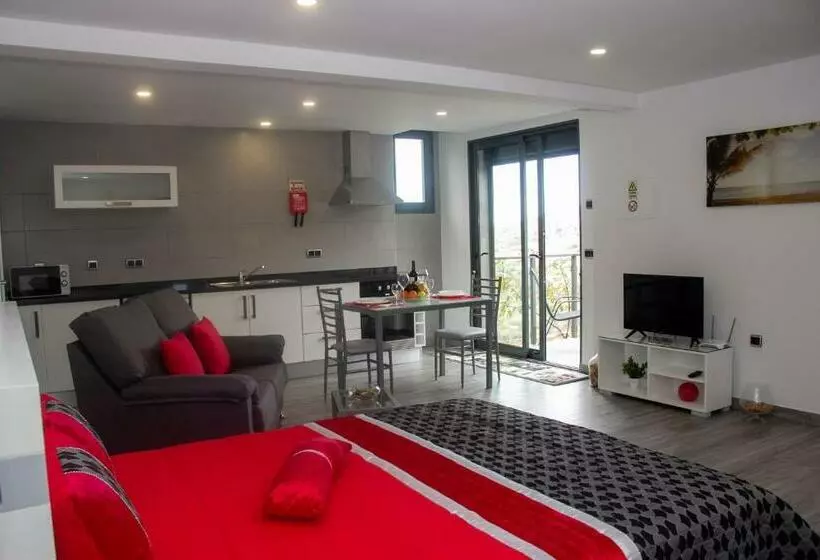 ペンション Amoreira House