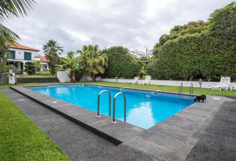 پانسیون Casa Das Clivias