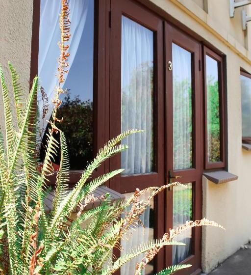 پانسیون Dumelang Executive Lodge Off Grid Solar Powered Midrand