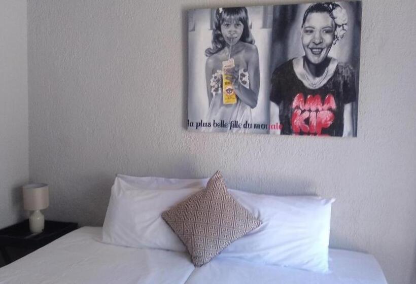 پانسیون Dumelang Executive Lodge Off Grid Solar Powered Midrand