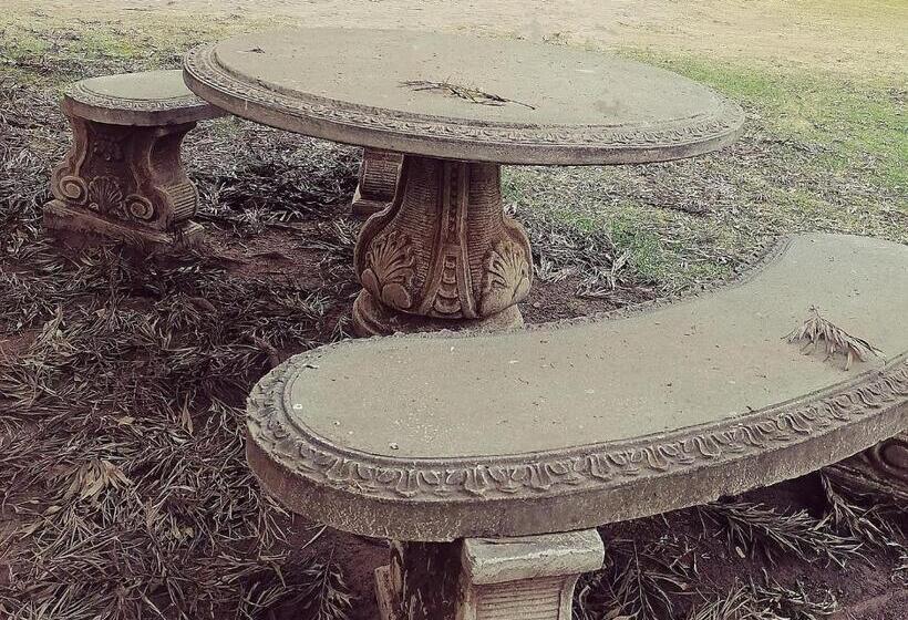 پانسیون Dumelang Executive Lodge Off Grid Solar Powered Midrand