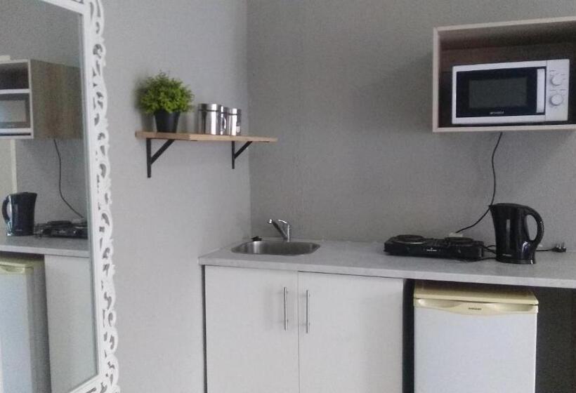 پانسیون Dumelang Executive Lodge Off Grid Solar Powered Midrand