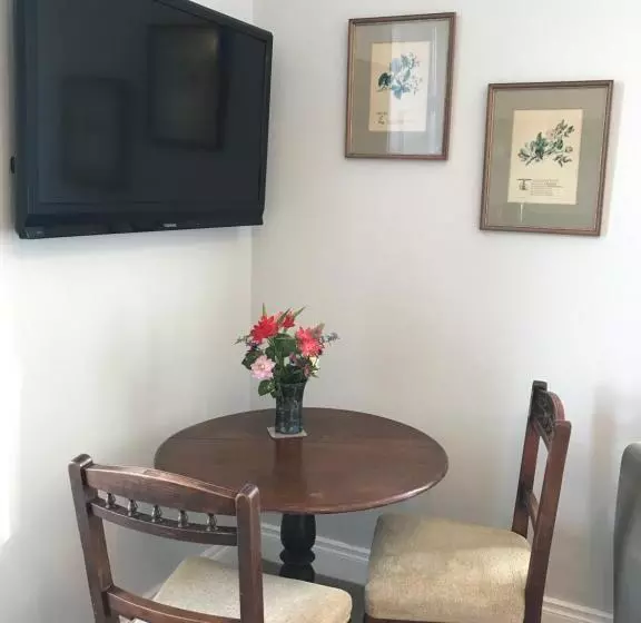 Riverbank House Bed And Breakfast Innishannon