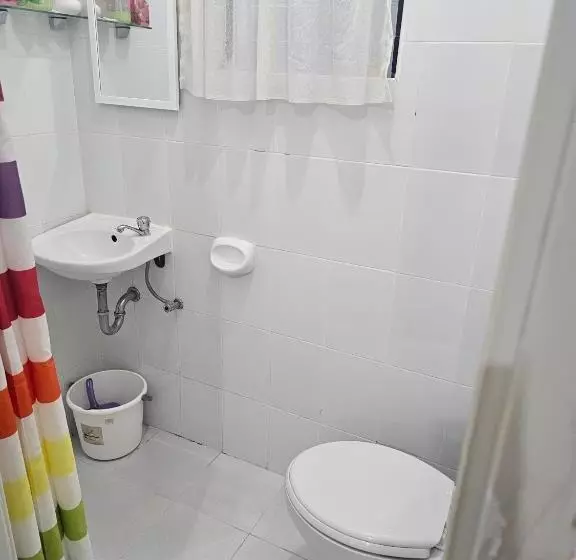 Retkeilymaja D & N Lodge