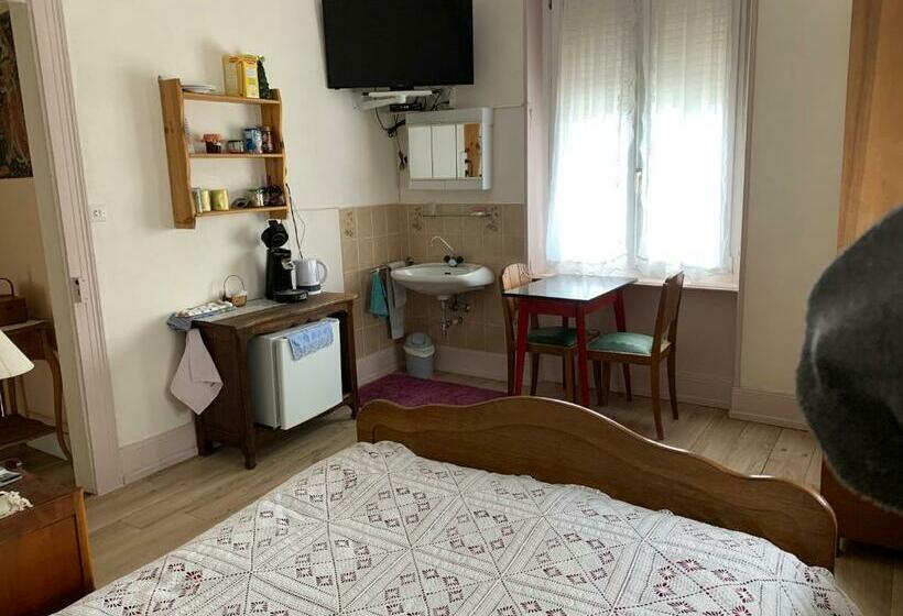 ベッドアンドブレックファースト Chambre Arnica Lit 140 Wifi Sdb Partagée