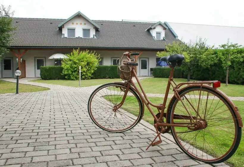Aamiaismajoitus (B&B) Gästehaus Finklacke