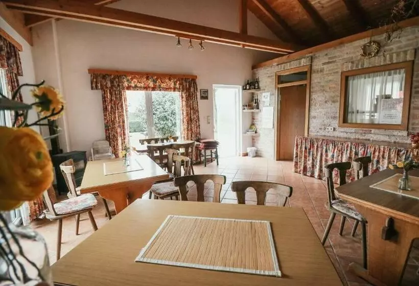 Aamiaismajoitus (B&B) Gästehaus Finklacke