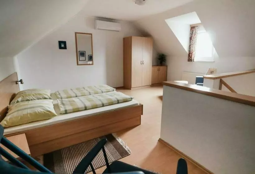 Aamiaismajoitus (B&B) Gästehaus Finklacke
