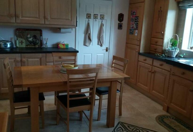 مبيت وإفطار Karibu Guest House