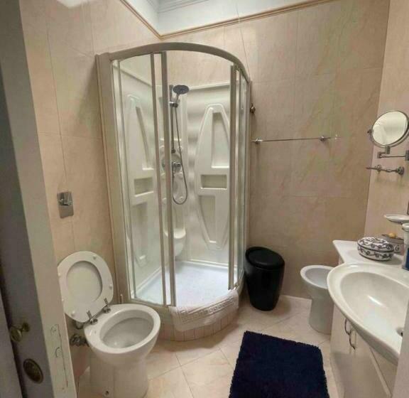 تختخواب و صبحانه U  Pizzico