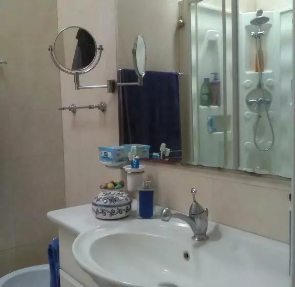 تختخواب و صبحانه U  Pizzico