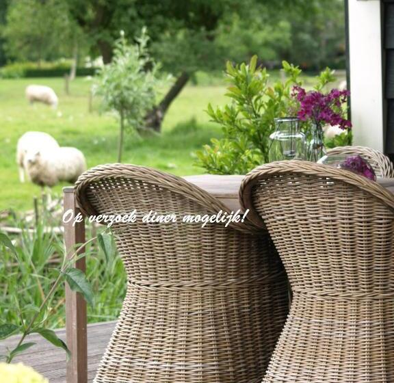 Bed & Breakfast De Schuur Inn