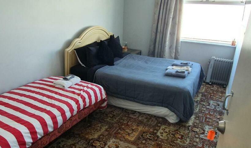 בית מלון כפרי Motueka Backpackers, Loud Live Music Friday Saturday Nights