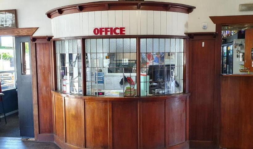 בית מלון כפרי Motueka Backpackers, Loud Live Music Friday Saturday Nights