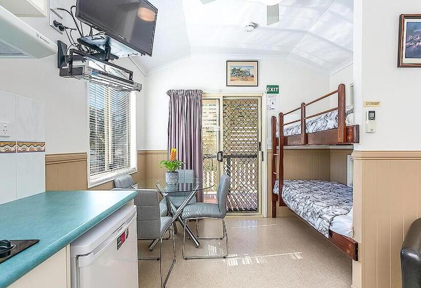 Мотель Tiaro Tourist Stopover