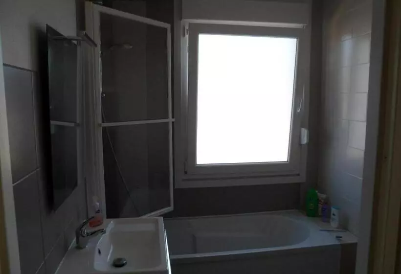 ペンション Maison Individuelle De 100 M2