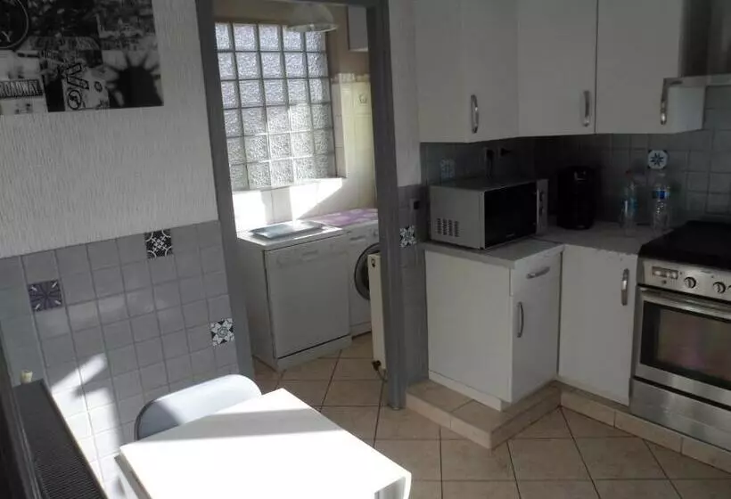 ペンション Maison Individuelle De 100 M2
