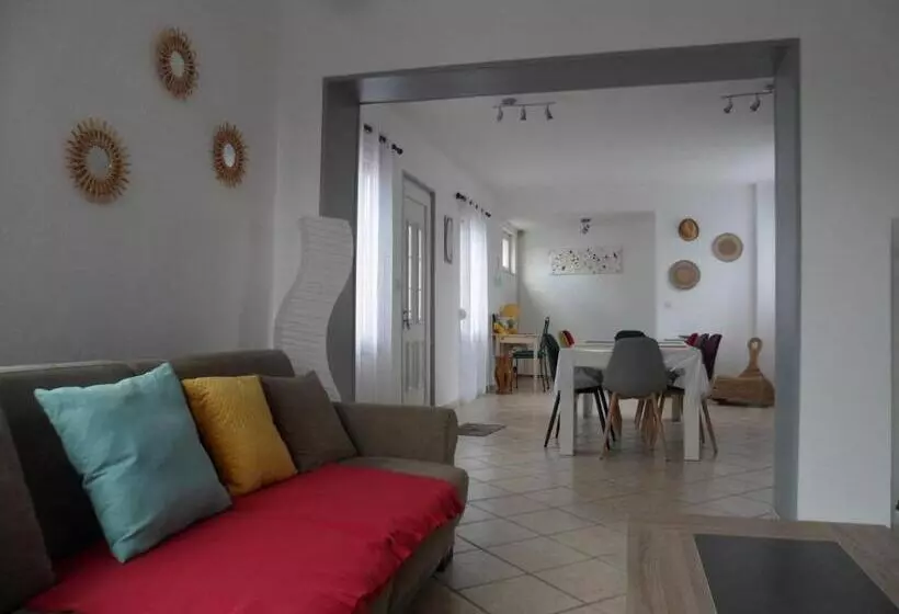 ペンション Maison Individuelle De 100 M2