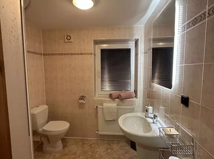 Majatalo Penzion Benešov