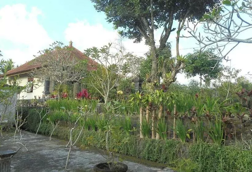 Majatalo Puri Agung Family