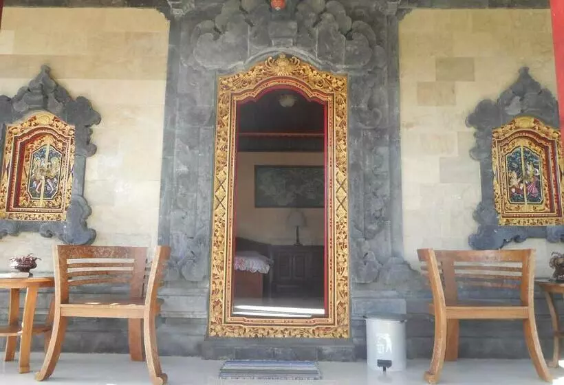 Majatalo Puri Agung Family