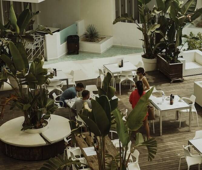 Apartamentos Bora Bora  Adults Only