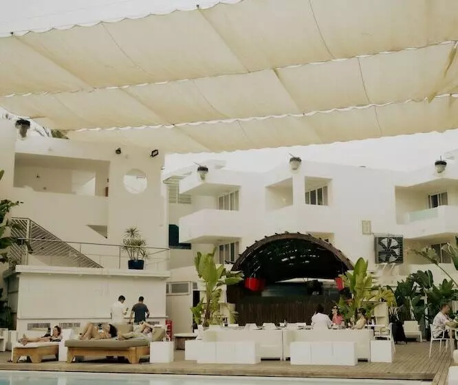 Apartamentos Bora Bora Adults Only