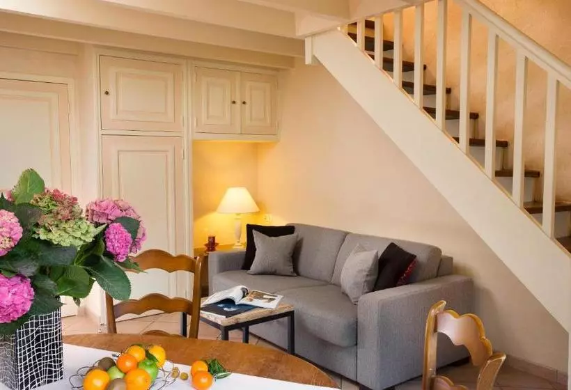 Cottages De La Bretesche