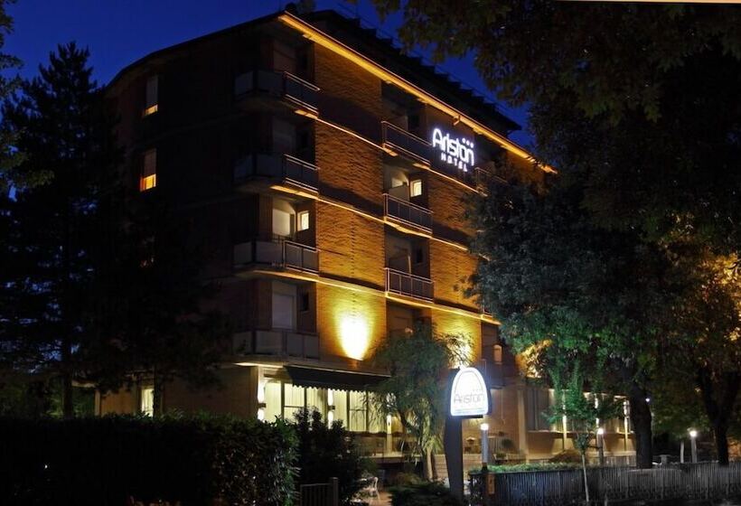 فندق Ariston