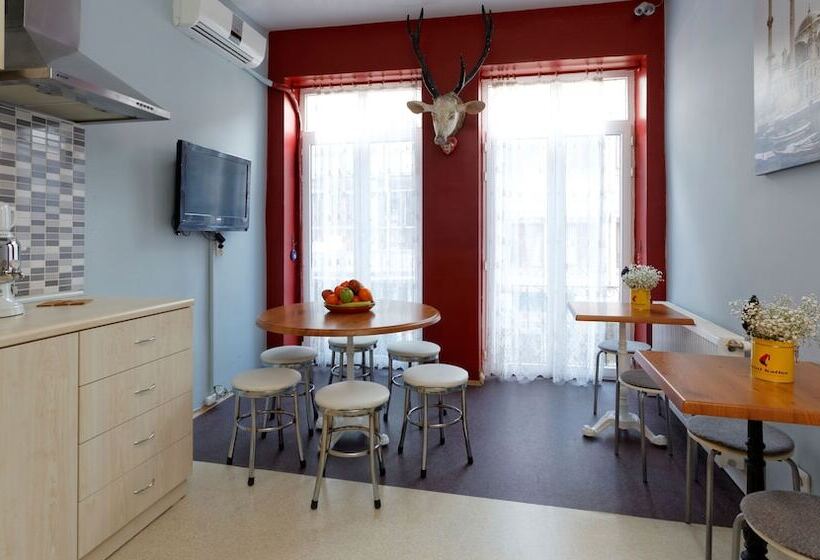 هتل Cheers Port House